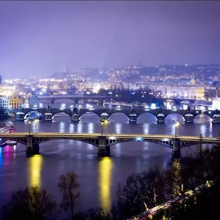 Cozy Studio 15 Min Charles Bridge By Walk 아파트 프라하